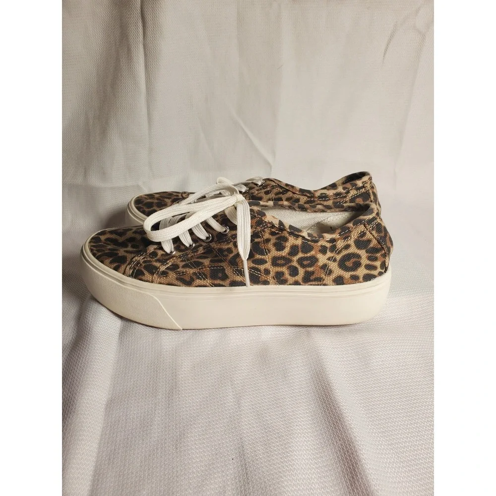 A‎ New Day Women's Leopard Print Lace-Up Canvas Sneakers - Size 9